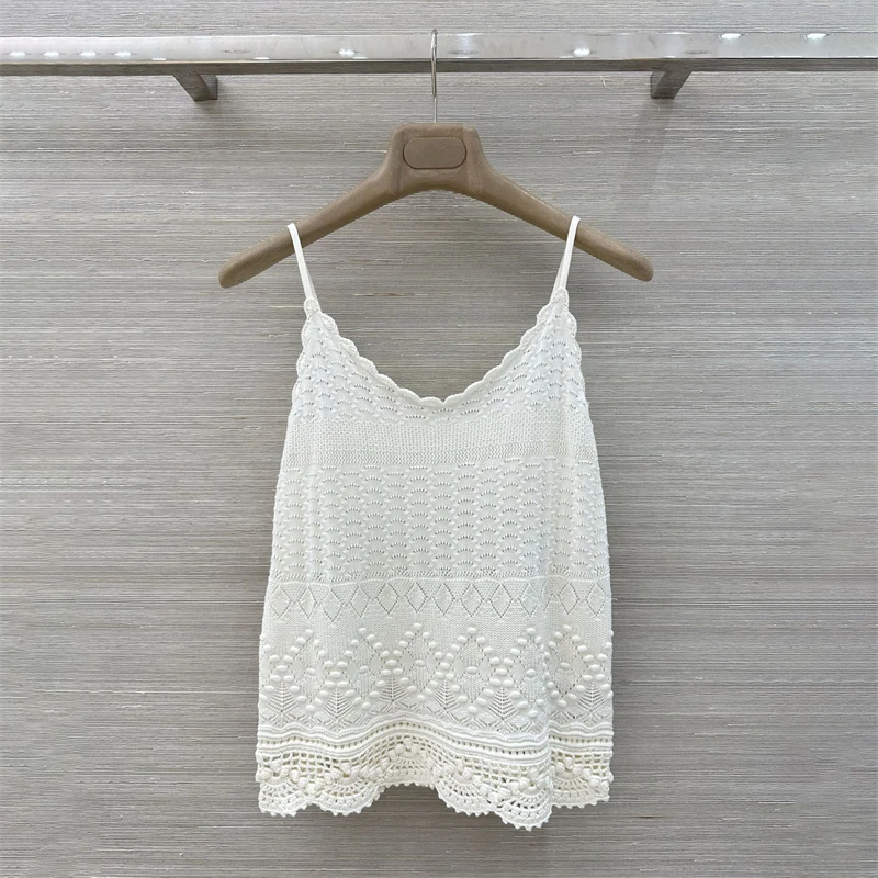 New summer style, high-quality openwork 3D crochet knit strapless camisole for women fashionable, casual, simple, and loose fit.