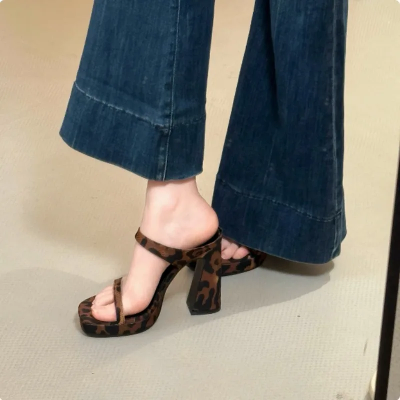 Women's Fashion Slippers Summer 2025 New Thick Bottom Square Head Heel Open Toe Sandals Walking Super High Heeled Sandals