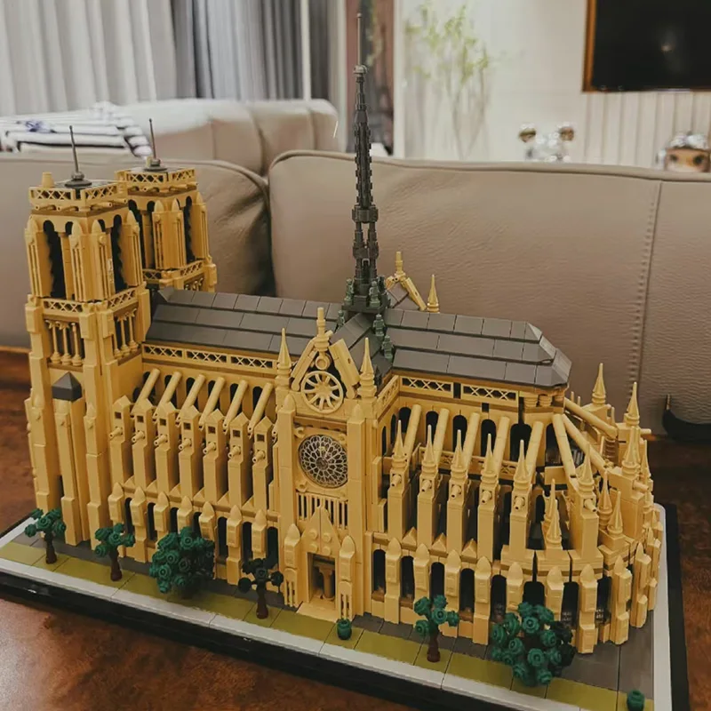 

in stock Difficult landmark building Notre Dame Building blocks 4000PSC toy birthday Gift compatible with 21061 ornament 2025