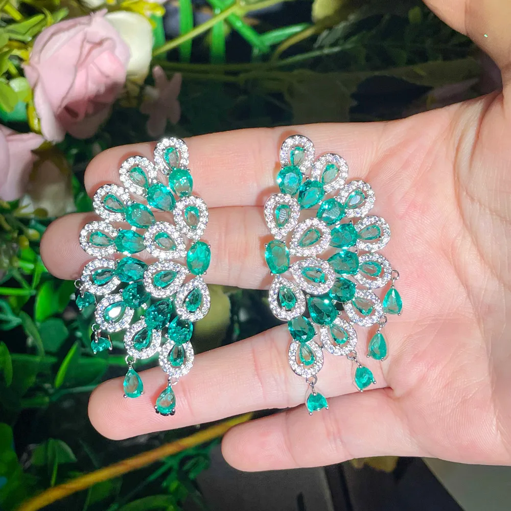 CWWZircons Luxuriöser, klobiger Pfauenfeder-Ohrring mit grünen Zirkonia-Steinen und großen Fransen für Damen, geeignet für Hochzeiten und Partys, Schmuck im Großhandel E0750 – Detail 1