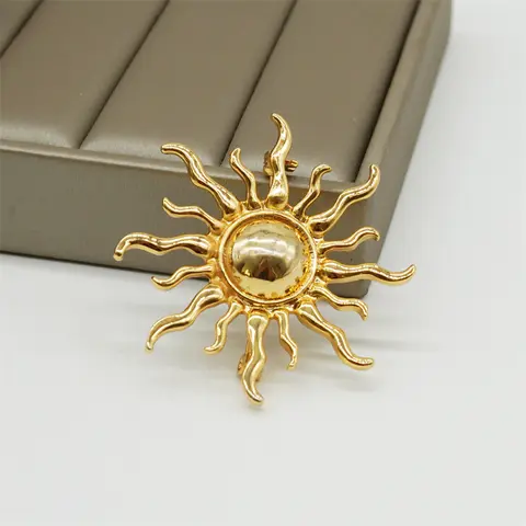 Antique Jewelry Fashion Golden Sun God Brooch for Women Men Coat Accessories Female Vintage Crystal Brooches