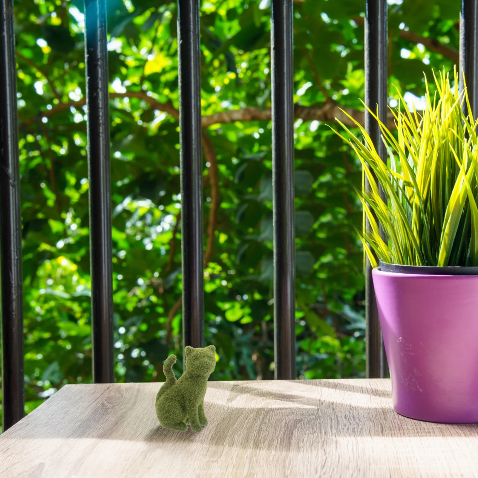 

European Style Green Flocking Cat Statue Garden Ornament Lifelike Faux Moss Animal for Outdoor Lawn Balcony Courtyard