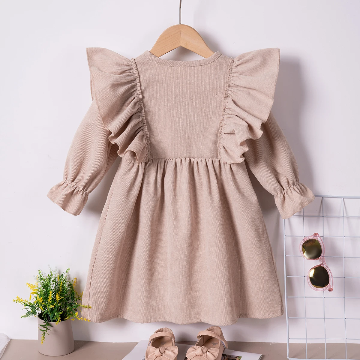 2024 Baby Girl Autumn/Winter Dress with Flying Sleeves and Princess Style Button Dress for Daily or Party Wear