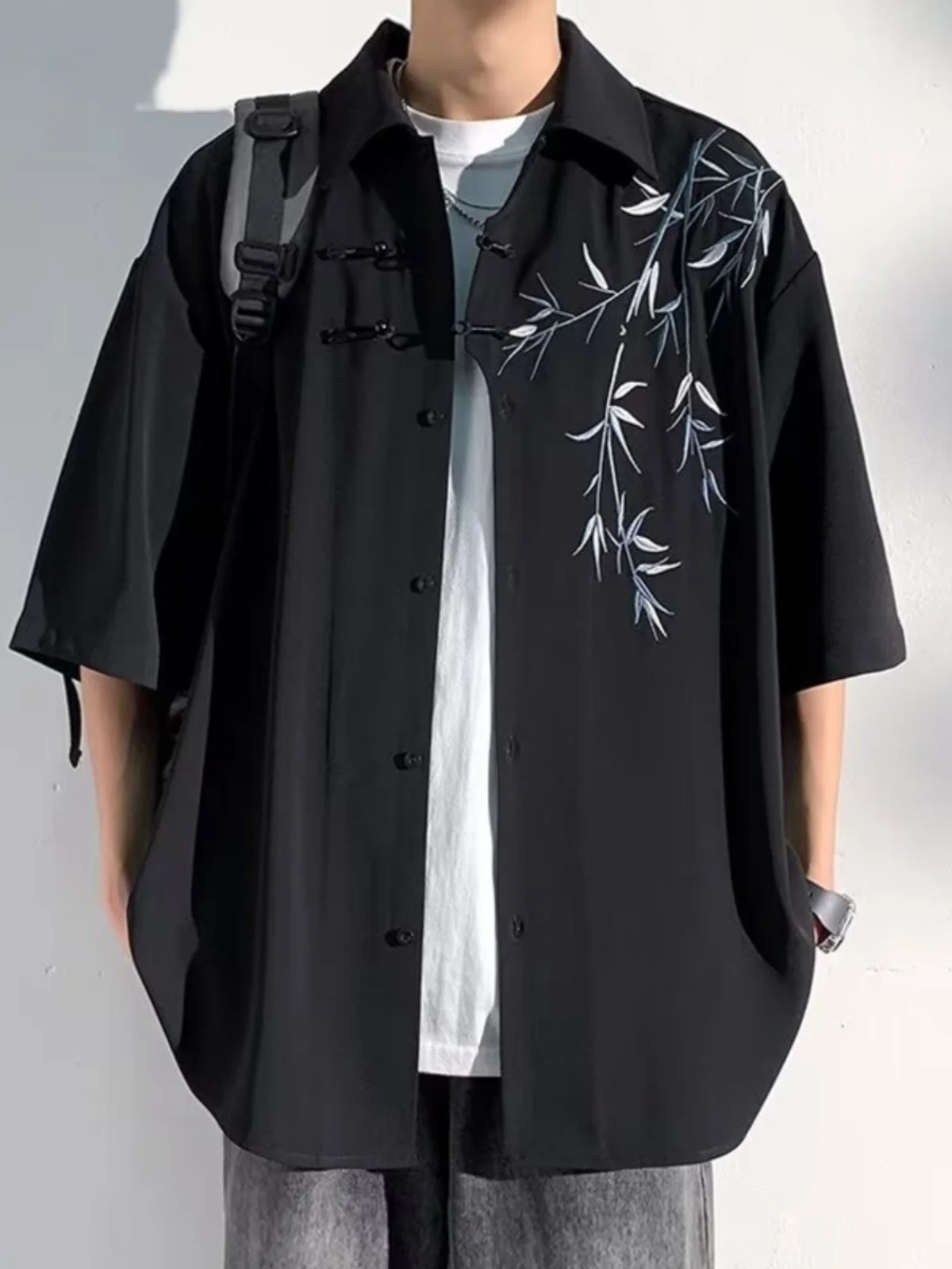 

Loose Fit Embroidered ort Sve Men's irt Summer Classic Sle Button down Chinese National Sle Outerwear Jaet