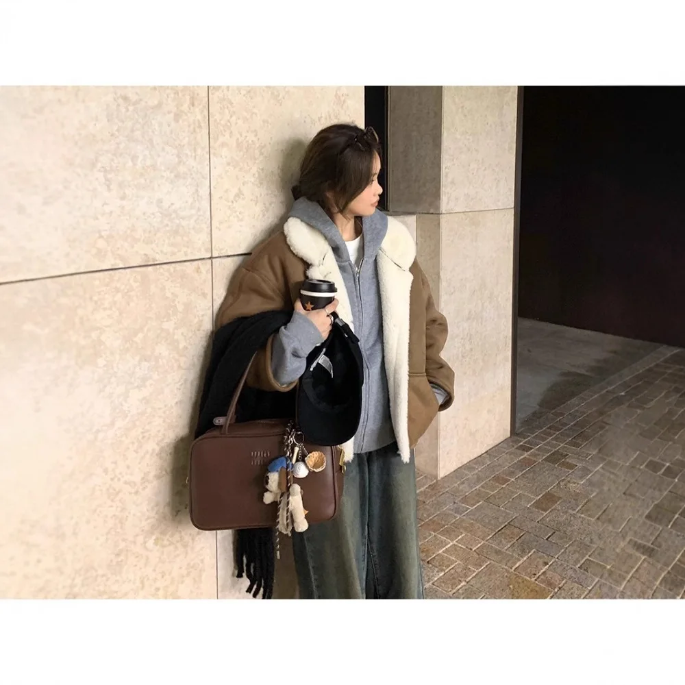 معاطف فرو شيربا الصناعية سترات من الفرو للنساء جيب بياقة مقلوبة وأكمام طويلة واحدة الصدر فضفاضة تناسب غير رسمية لخريف وشتاء 2025 #5