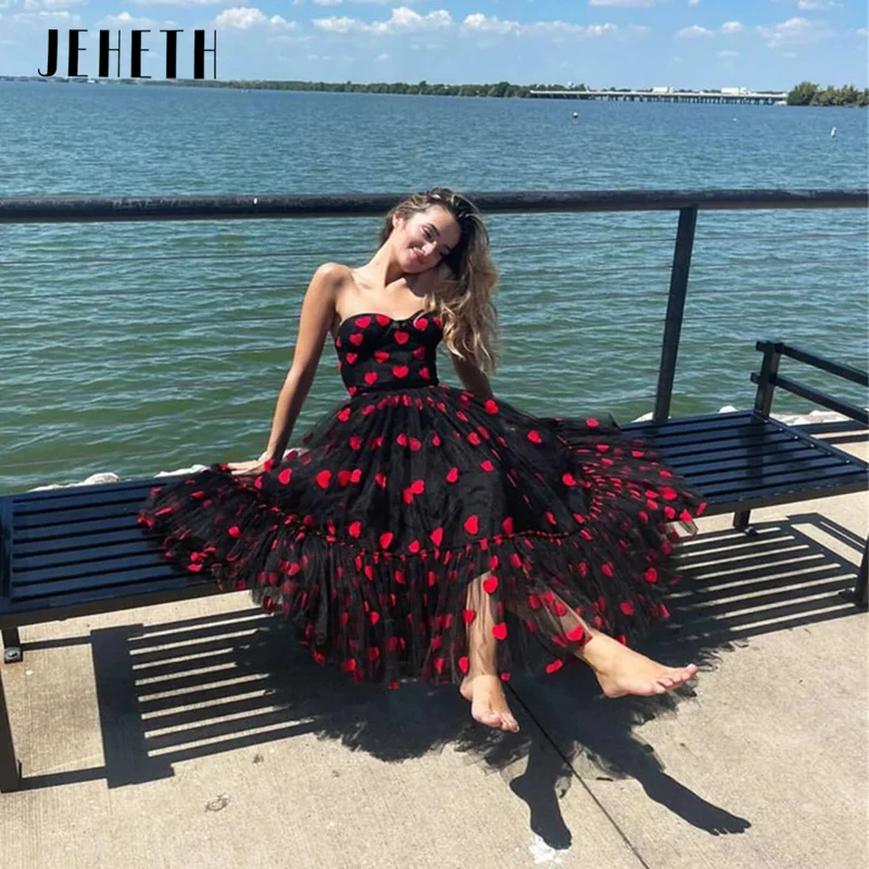 

JEHETH Red Heart Prom Dress Tiered Tulle Strapless Sweetheart A-Line Charming Party Dress Sleeveless Vestidos De Graduación