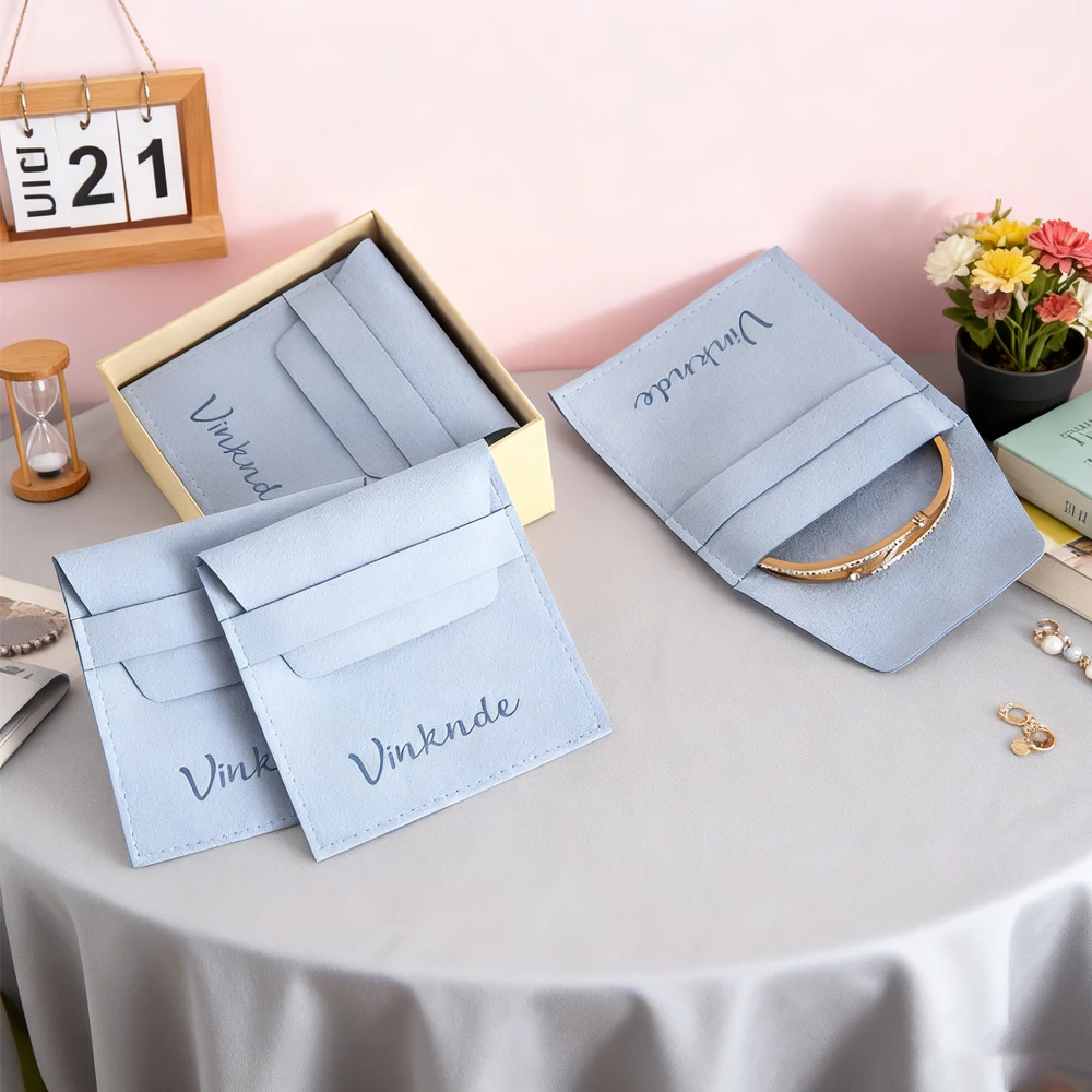 

Customizable Logo Jewelry Flip Pouch 8x8cm Premium Faux Suede Microfiber Gift Packaging for Earrings Rings Necklaces Bracelets