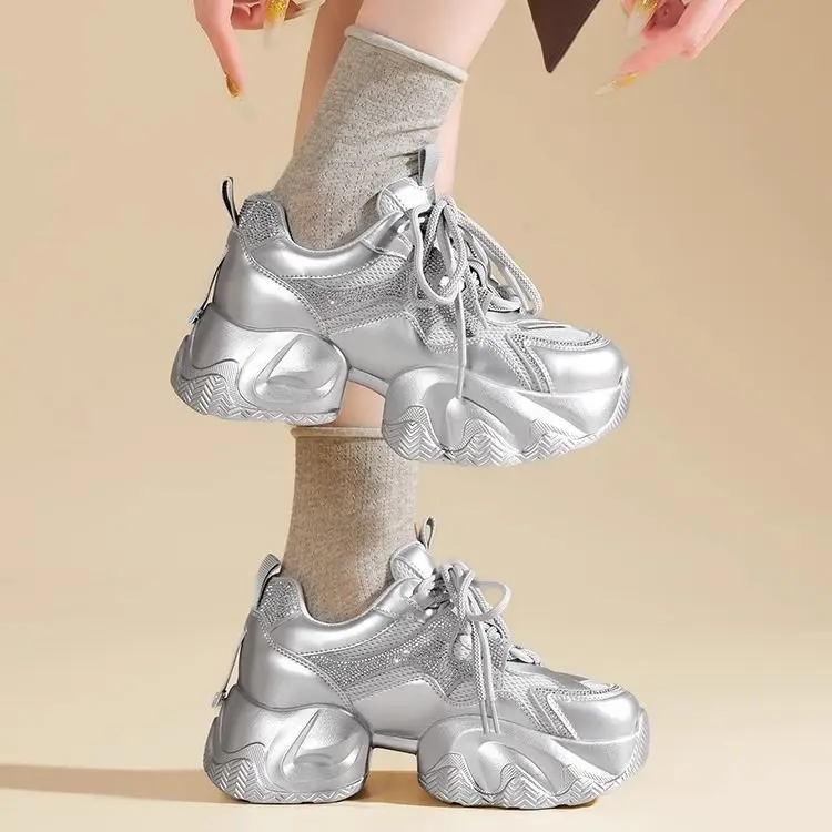 Женские туфли для папы на толстой подошве, новинка лета 2023 г., универсальная дышащая повседневная спортивная обувь с мягкой подошвой и сеткой Tide