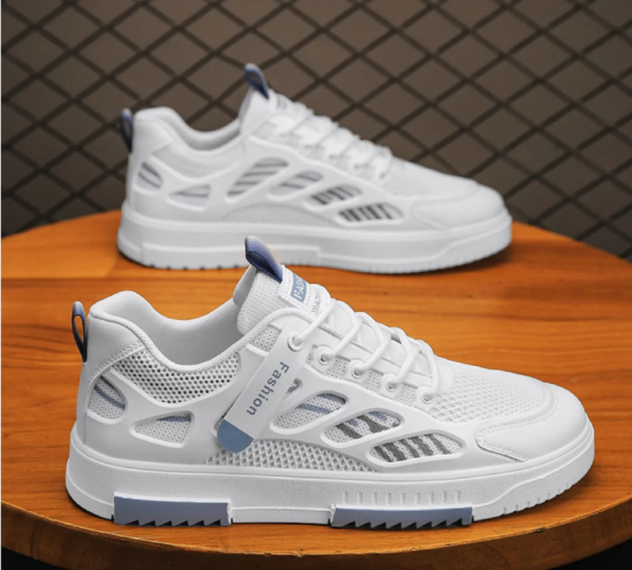 Chaussures pour hommes été respirant maille supérieure chaussures décontractées version coréenne de la tendance polyvalentes loisirs skateboard chaussures pour étudiant