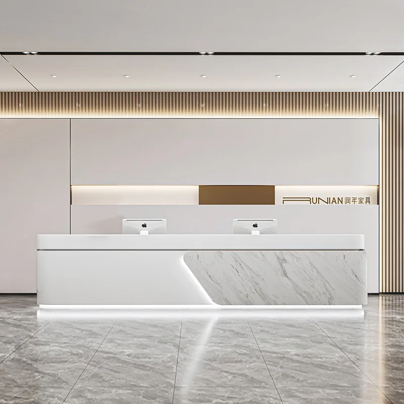 

Стойки регистрации обслуживания отелей. Легкие роскошные стойки регистрации компании с красками из нержавеющей стали. Офисная мебель.