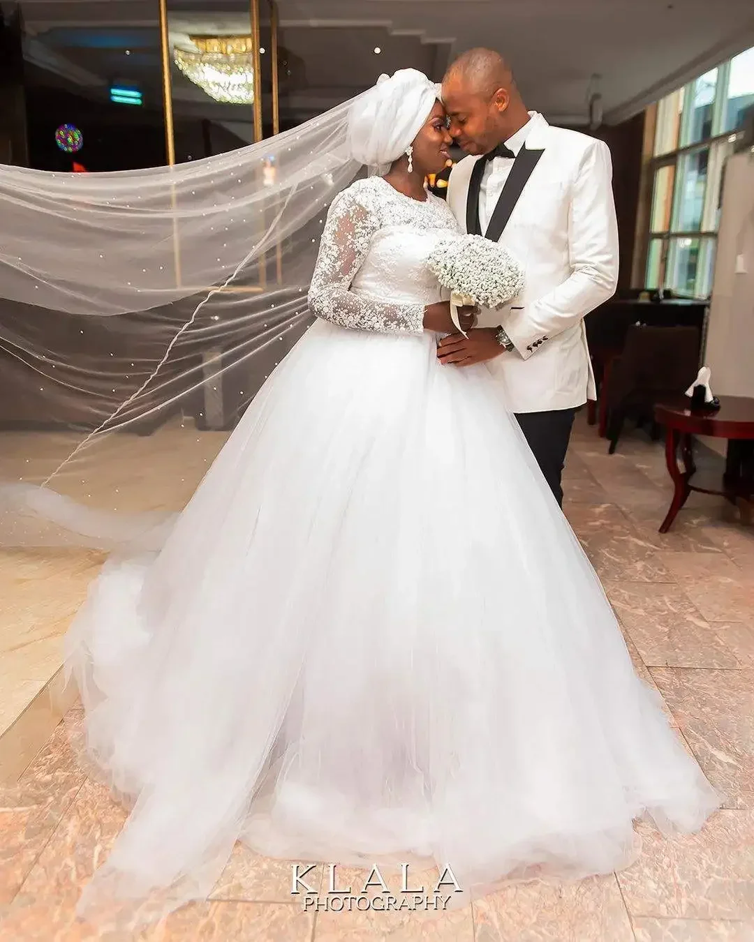 Customized Pearl Bead Lace Applique Long Sleeve Wedding Dresses Custom Made Bridal Gown 2025