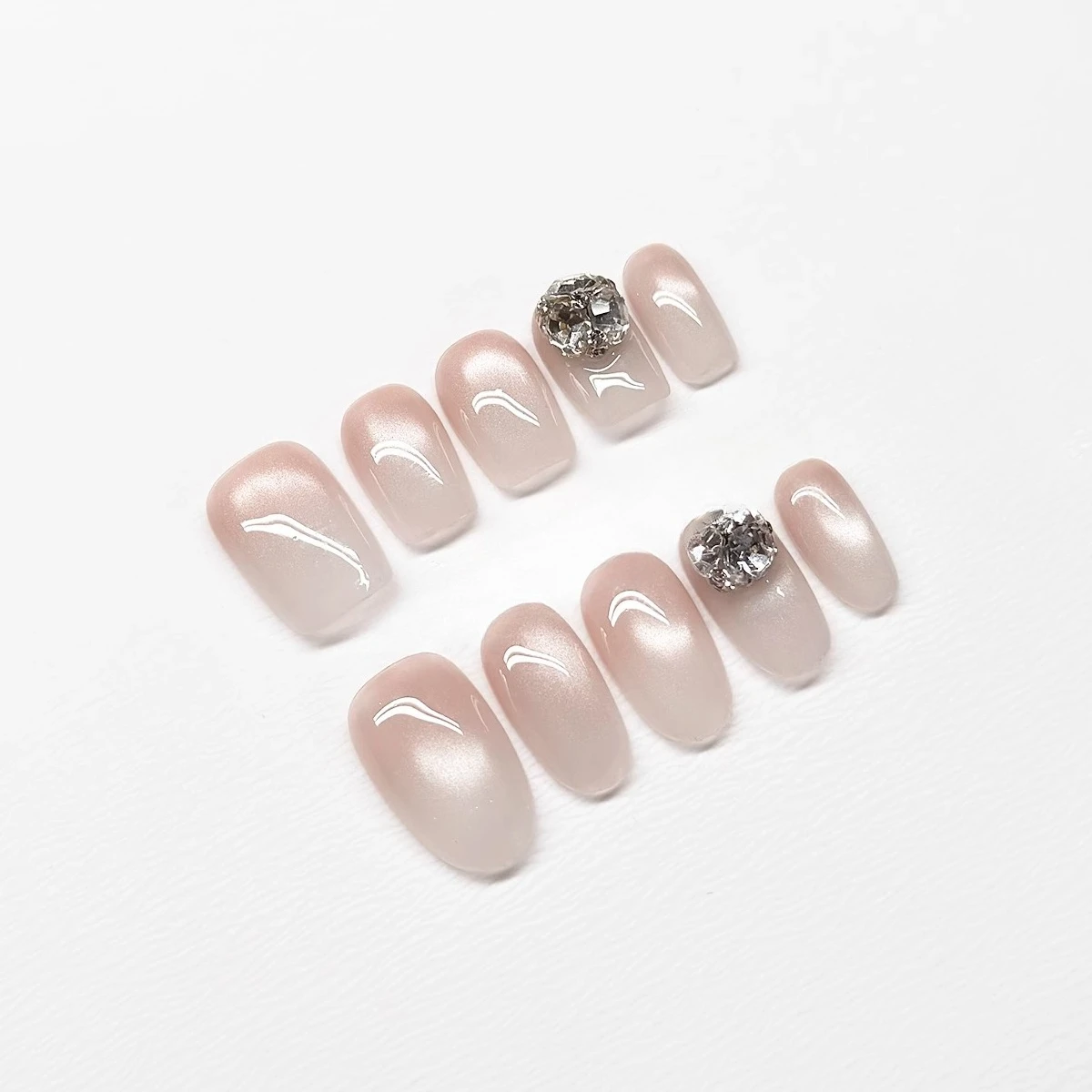

Wearing Manicure, Ruth's Gradual Change of The Same Style, Cat's Eye Ice Cube Diamond, Advanced Sense Level Whitening
