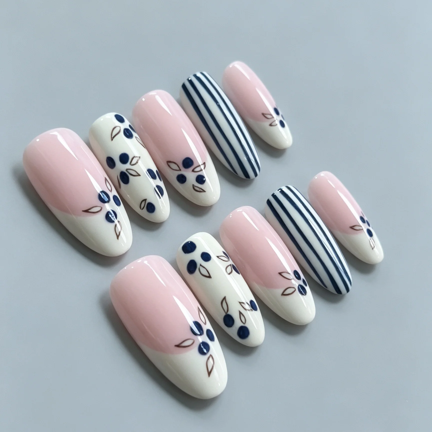 10 pieces of hand pressed almond shaped nails, beautiful fake nails, bare base beige blueberries, suitable for women to use