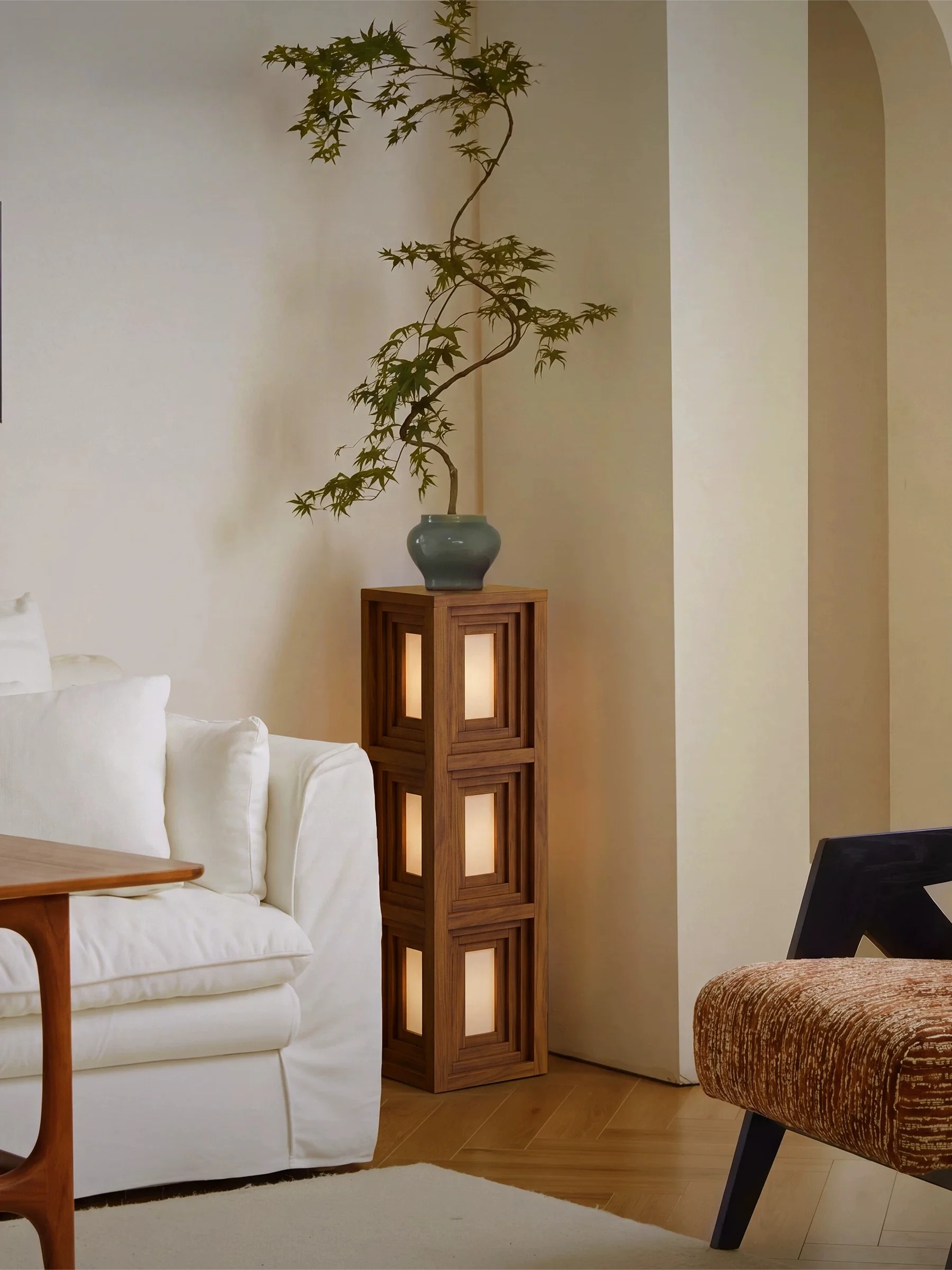 A few piers of flowers on the side of light and shadow, French medieval shelf, entrance, living room floor ambient light