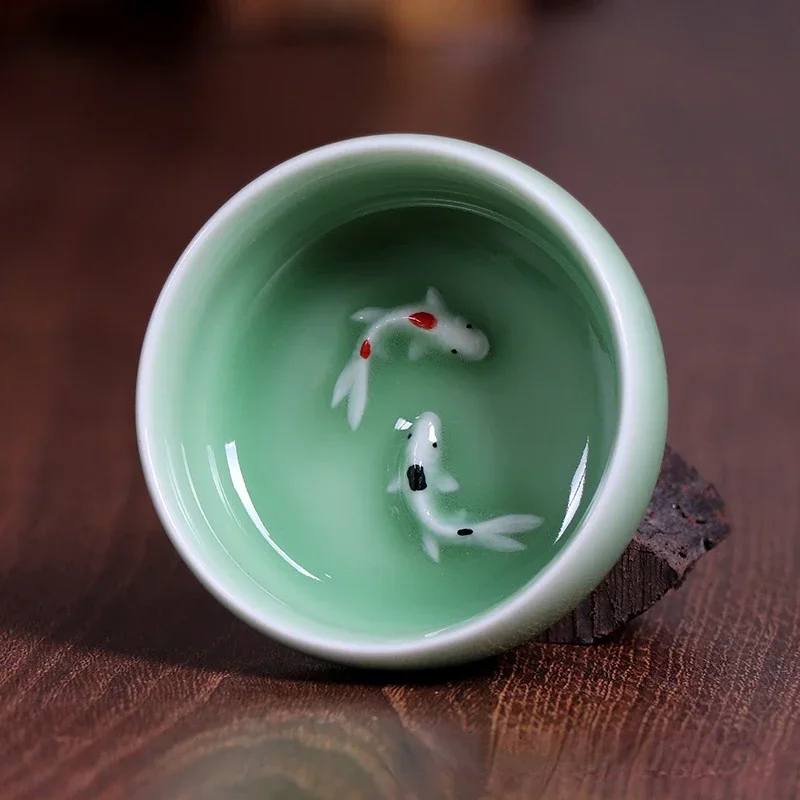 Longquan Celadon اليدوية فرقعة الصقيل فنجان الشاي 60 مللي تصميم الأسماك الذهبية الصينية طقم شاي الكونغفو كوب بورسلين