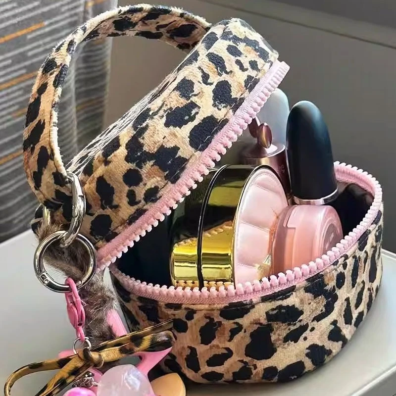 

Большая дорожная сумка-органайзер с узором под тигровую кожу для женщин, для косметики и фотоаппаратов, на молнии