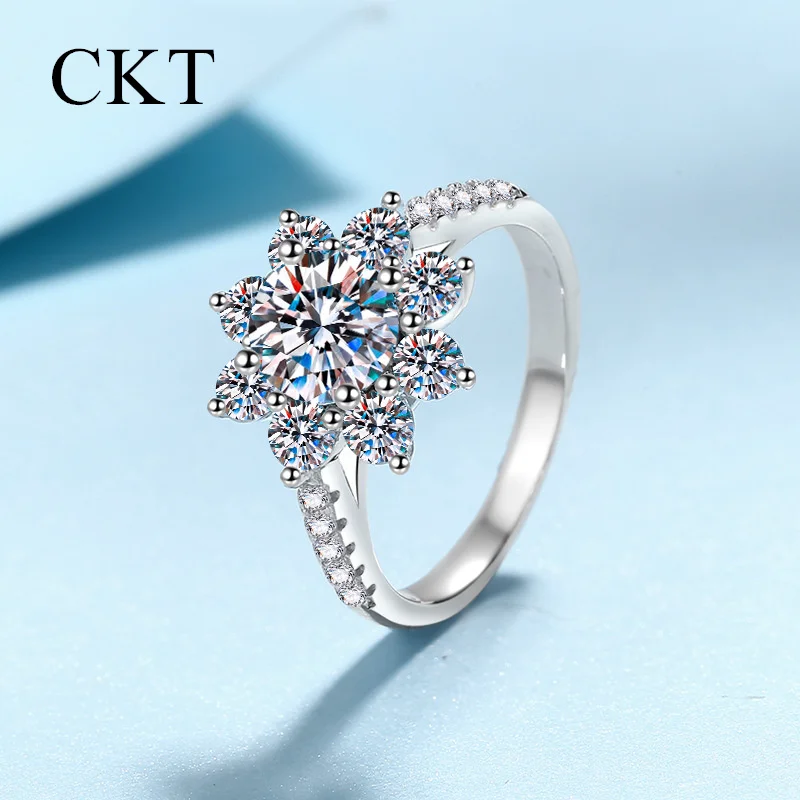 18K White Gold Sunflower 1 Carat Moissanite Ring Women's Ring Elegant Atmosphere Valentine's Day Gift Platinum Pt950 Jewelry