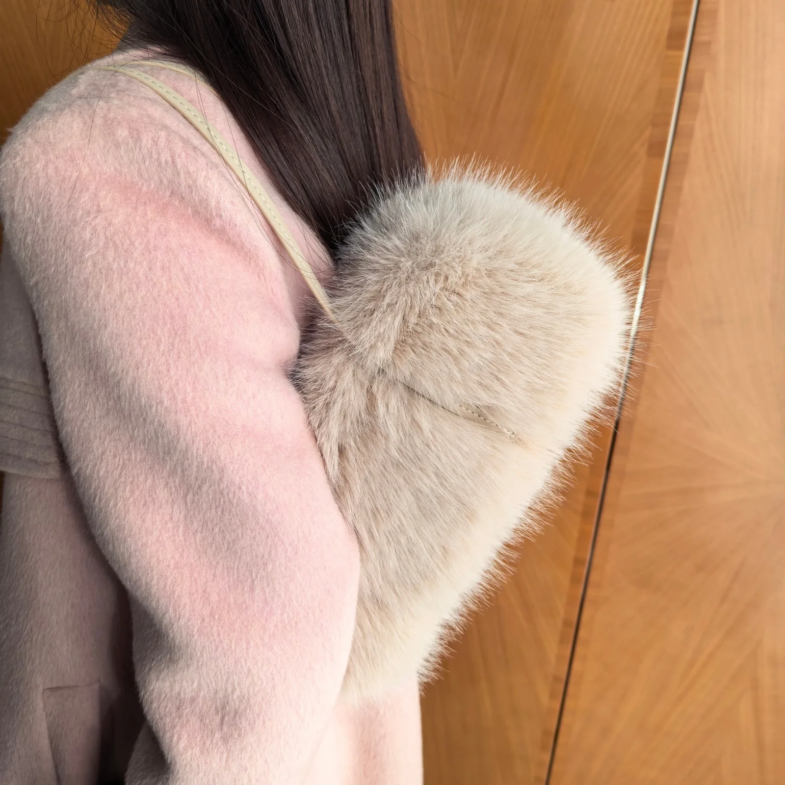 Autumn and winter new imitation wool armpit bag women's hand shoulder baguette bag simple commuter bag