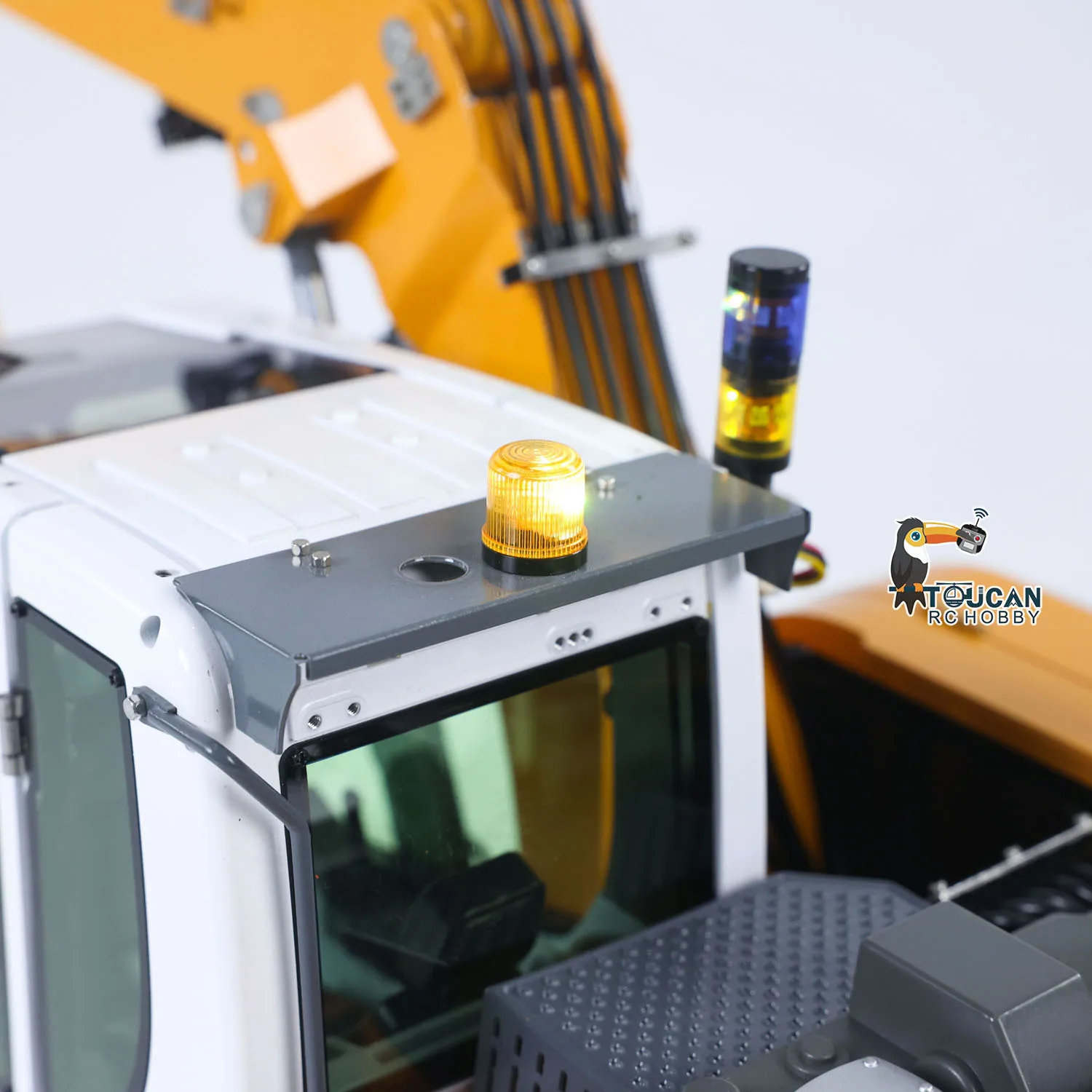 1/14 RC Hydraulic Wheeled Excavator 914 7CH Valve Digger 2WD/4WD Remote Control Engineering Vehicle RTR Axle Lock PL18EV Lite