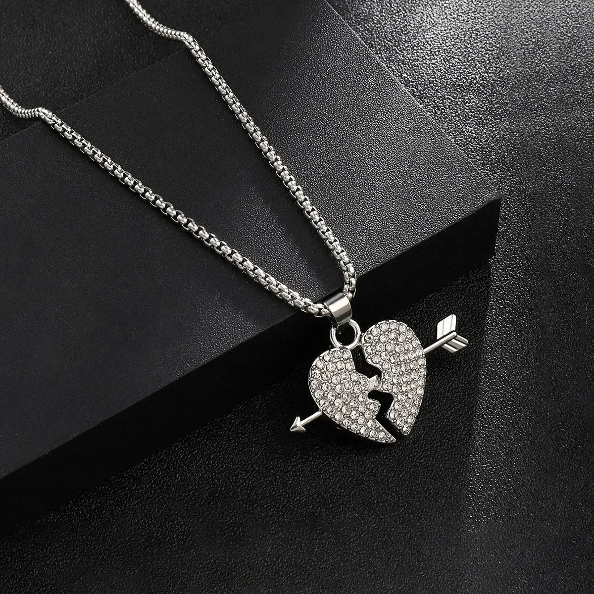 China Tag Stainless Steel Chain Screw Man Necklace Aeroplane Mahjong FA Arrow Heart Pendant Street Punk Hip Hop Male Jewelry