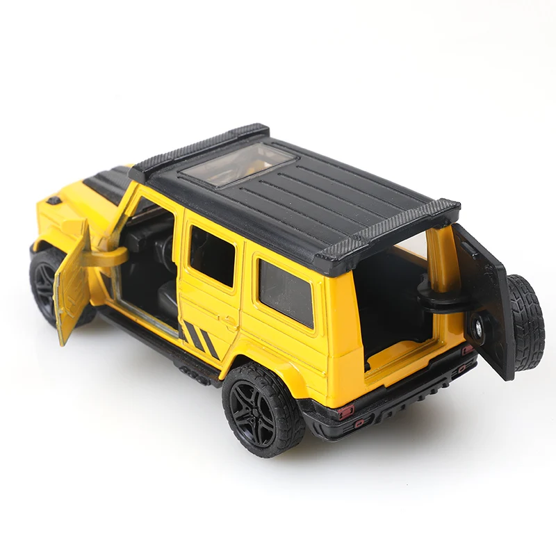 Coche de juguete extraíble para niño, juguete de metal fundido a presión, opciones de color negro y amarillo, escala 1/36, 3 puertas,