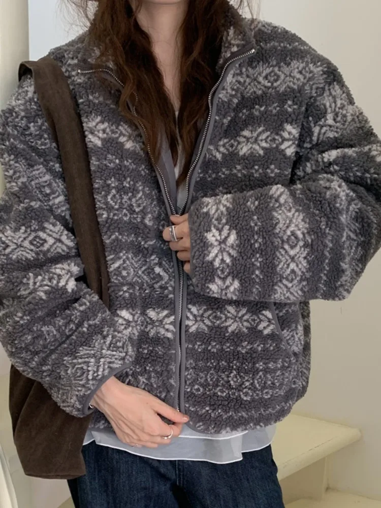 

Ретро Fair Isle с вышитым воротником из меха ягненка, женская зимняя новинка, цветная блузка, теплый хлопковый топ, уличная одежда