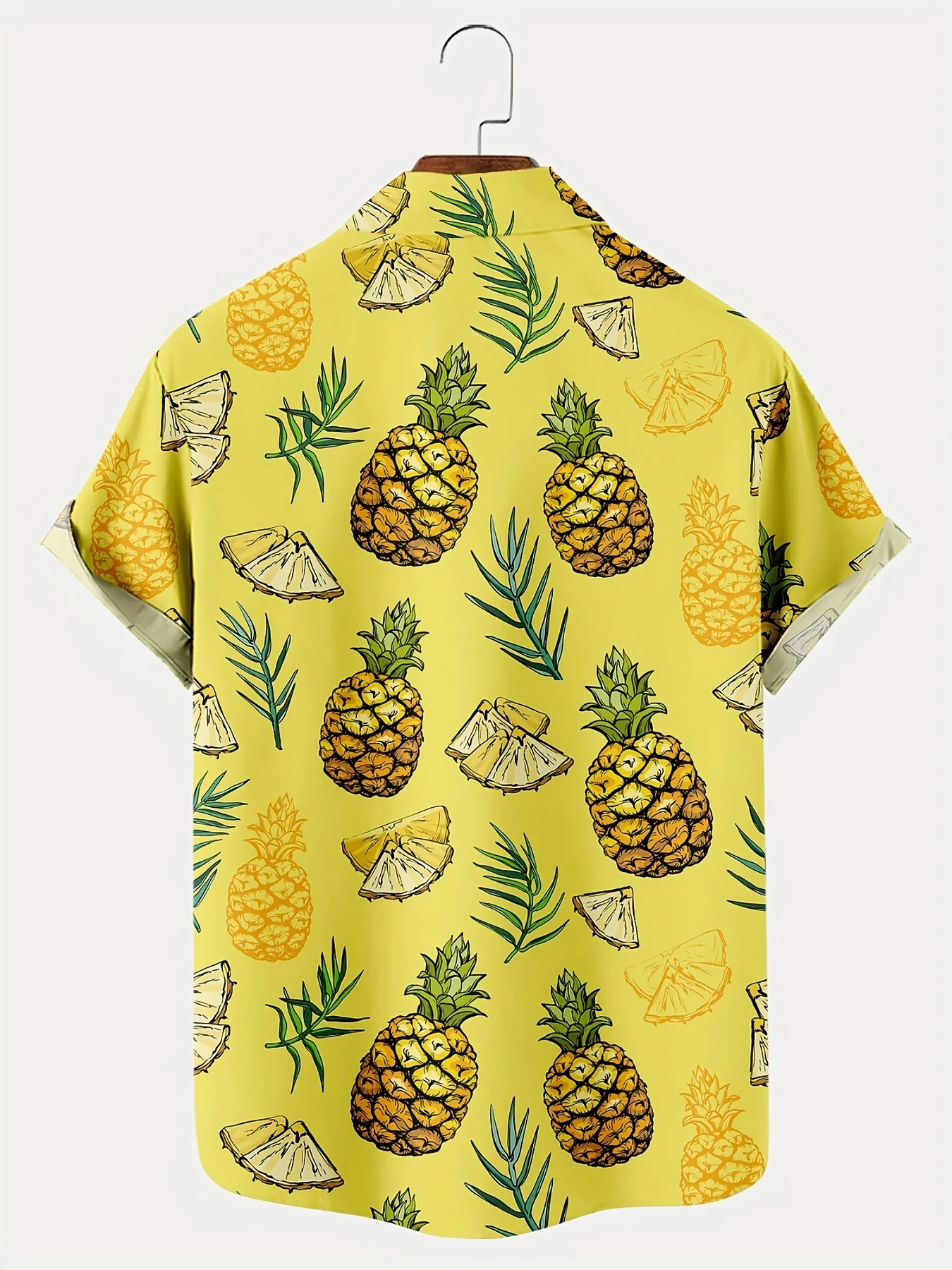 Plus size men's Hawaiian style short sleeve lapel shirt, fashionable pineapple print style, suitable for vacation