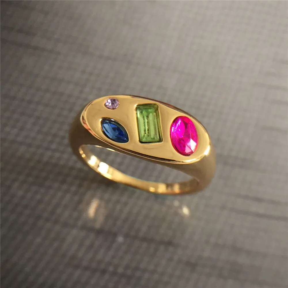 Image of Hochwertiger, 18 Karat vergoldeter, bunter Stein-Inlay, eleganter Ring für Damen, Schmuck, Hochzeit, Party-Accessoires