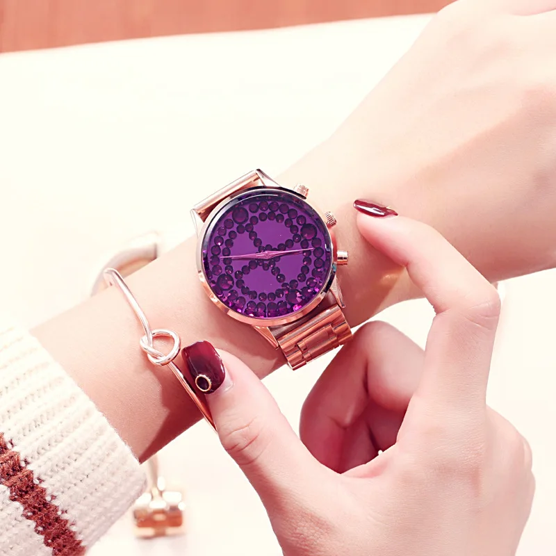 Elegant Women'S Wristwatch With Stainless Steel Band, A Stylish Quartz Watch With A Large Dial, A Unique Timepiece For Women.