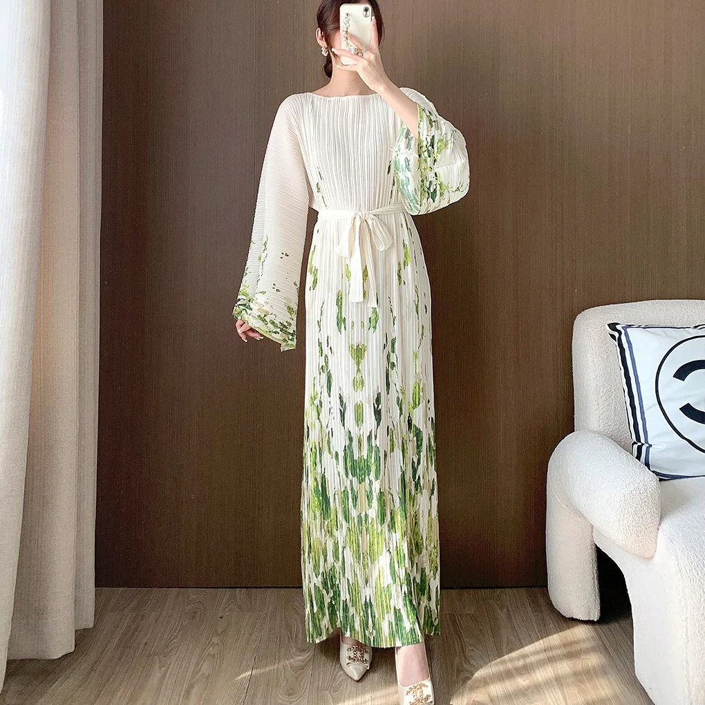 2024 Early Spring/Summer New Three Mansion Folded Oil Painting Printed Dress Long Skirt Women's Dress High End Robe