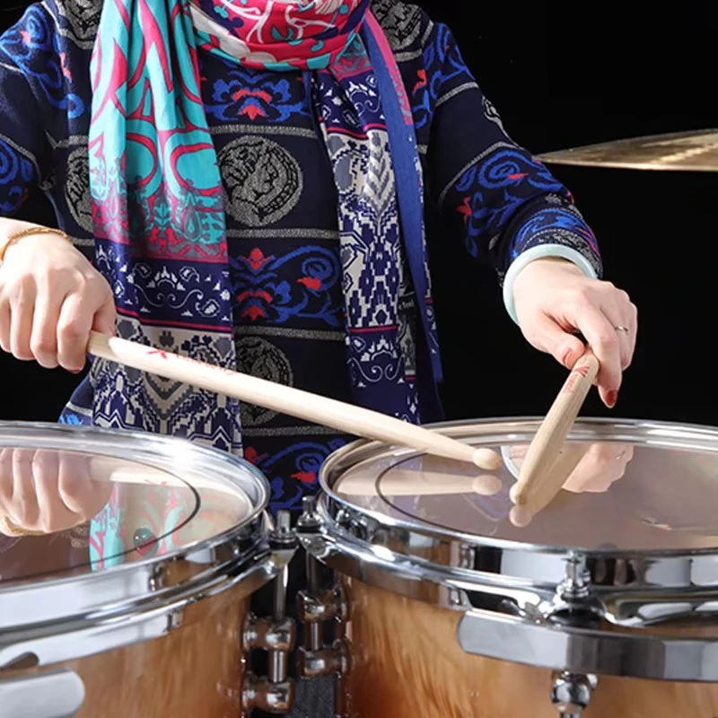 Beginner Jazz Five-Drum Set with Steel Maple Drum Chambers Snare Bass Cymbals Birch Drum Heads for Stage Performance