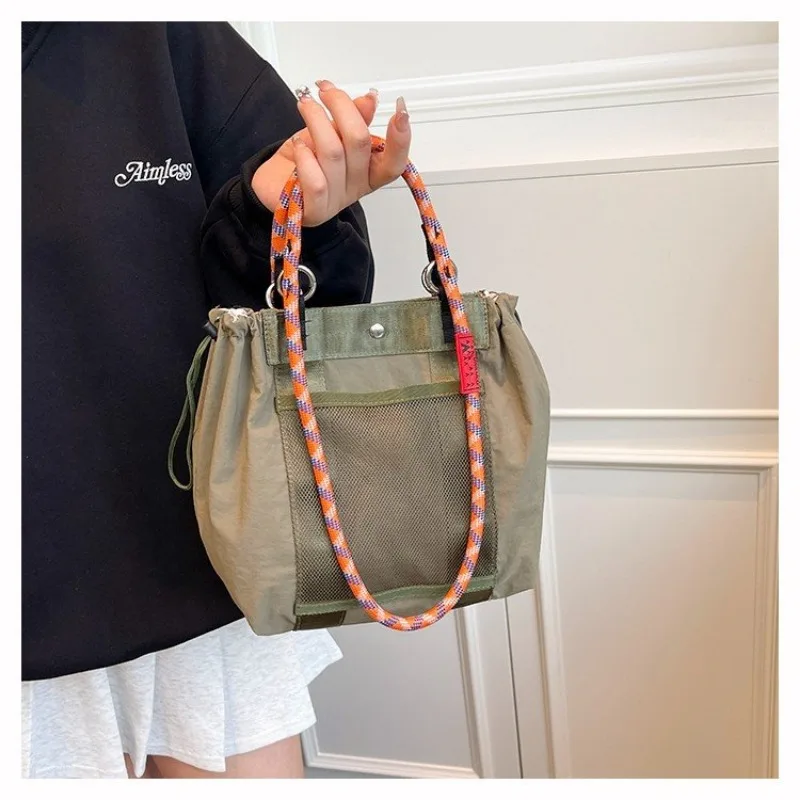 

Fashionable Elegant Simple Leather Crossbody Handbag For Women Luxury Designer Large Capacity Diaper Bag For Commuter Textured