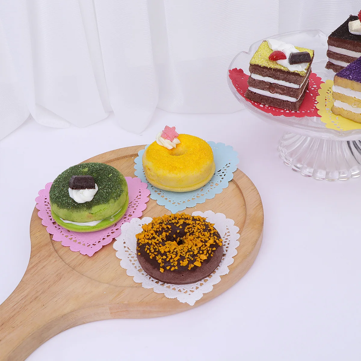 

100 Pcs Boards Premium Paper Dessert Serving Base Circles Tray Cake Serving Base Flower Edge Reusable Wedding Display