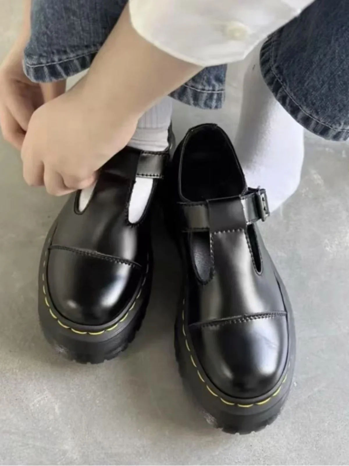 

Dr. Sle Thi Heel Mary Janes Women's oes с Т-образным ремешком Briti Faion Summer College Campus Look Small Leather oes