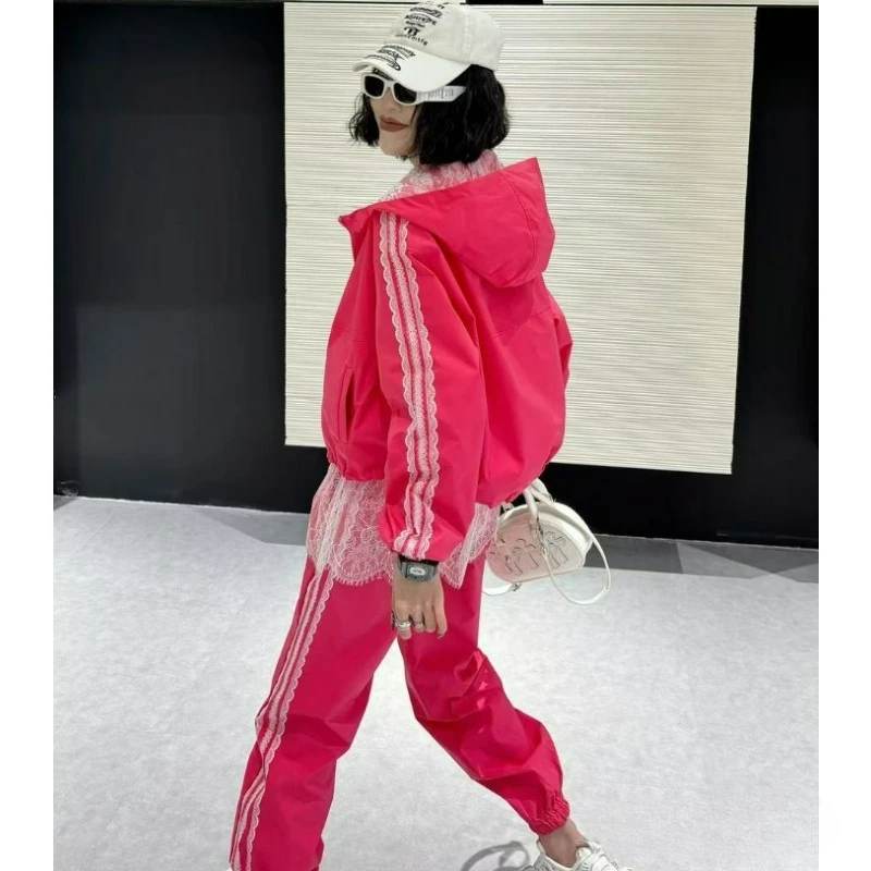 

Сплошной цвет, новый повседневный костюм 2025 года, корейская версия, спортивный модный новый комплект из двух предметов с капюшоном на молнии, одинаковые комплекты женской одежды