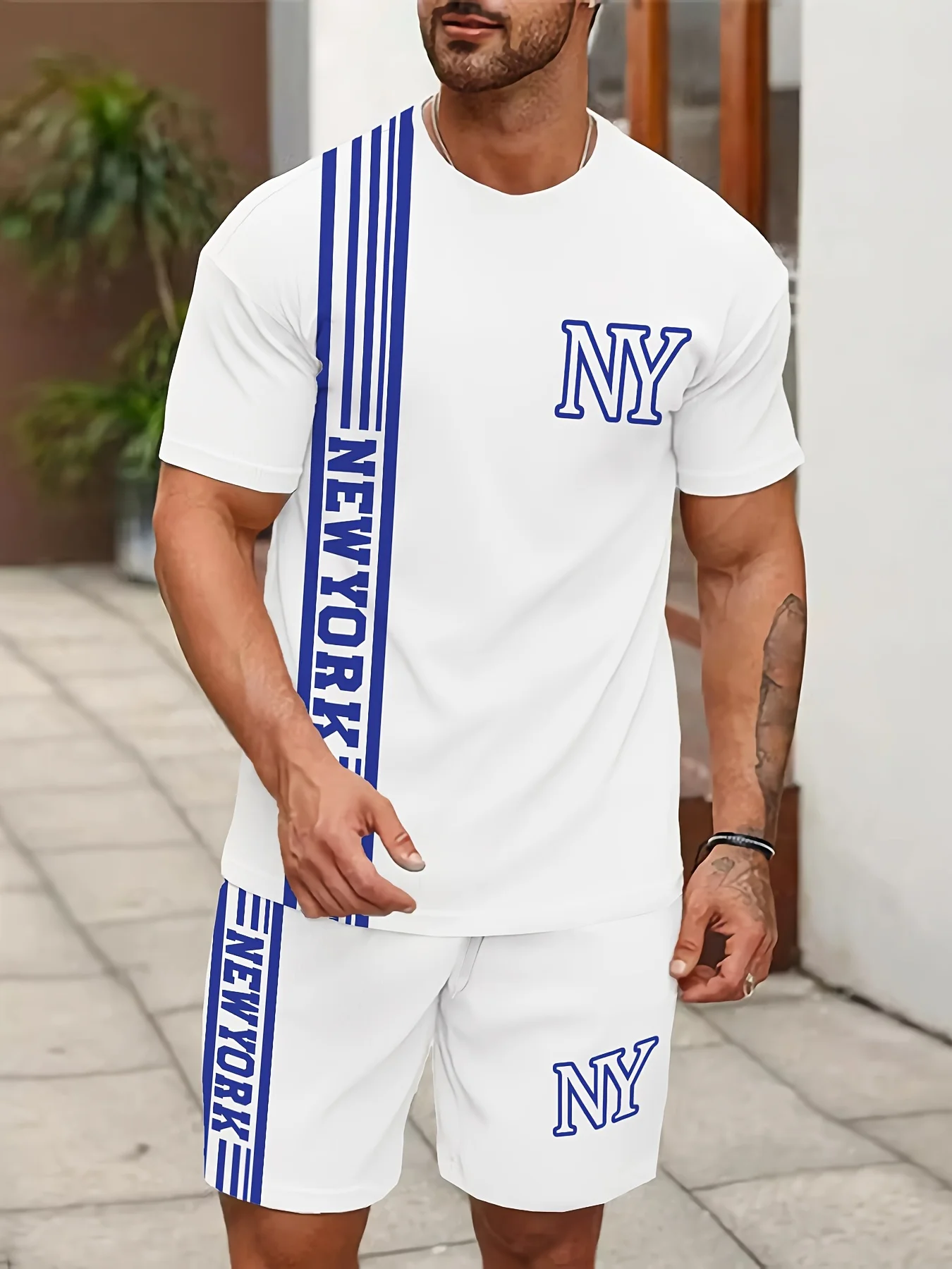 المجموعة الرجالية الجديدة لصيف 2025 مصنوعة من ألياف البوليستر وهي مريحة وناعمة وصديقة للبشرة تتميز بطباعة ثلاثية الأبعاد