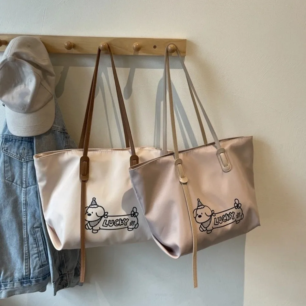 

Корейский стиль, сумка-тоут с таксой, большая вместительная милая сумка на плечо подмышками, сумка для путешествий, граффити, щенка, сумка подмышками, уличная сумка