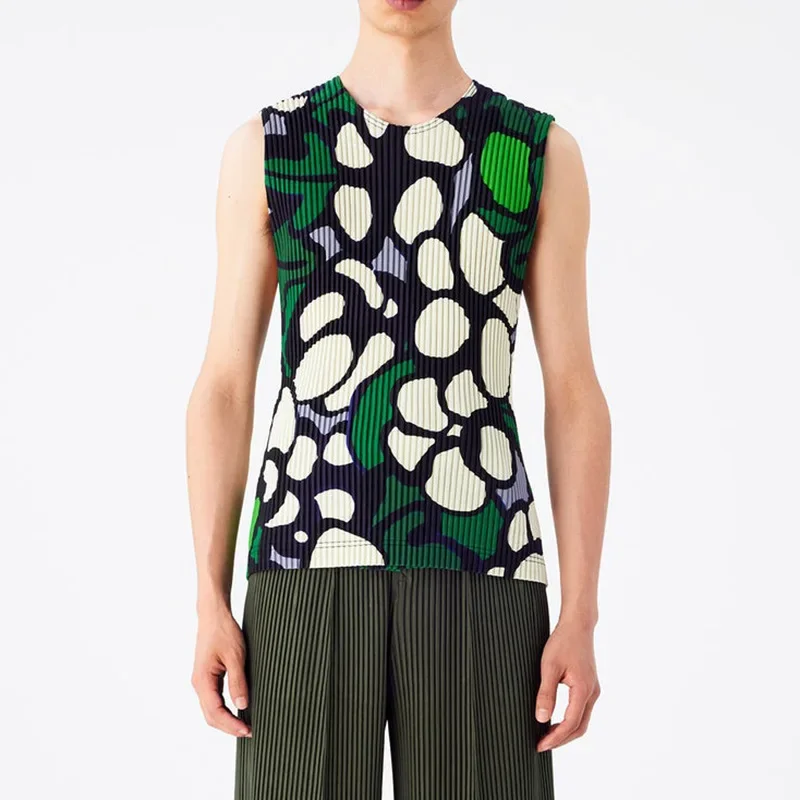 

Miyake Pleated Summer Men's Tank Top Loose Casual Print Sleeveless Top with Various Wearing Methods Hip Hop Fashion