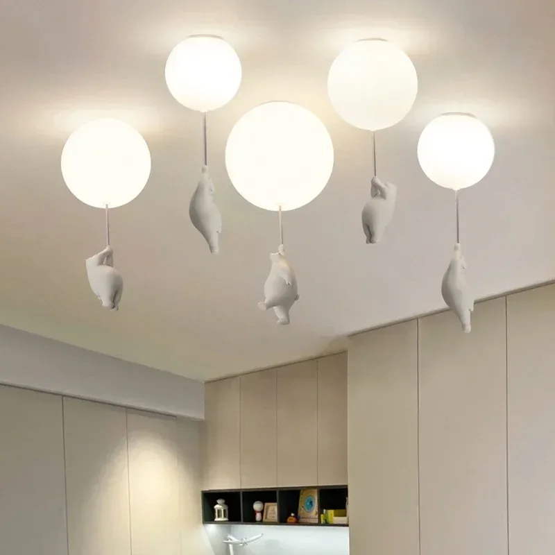 Lámpara colgante de techo con forma de muñeca de oso bonito, globo moderno de cristal colgante E27, luz de techo para habitación de niños, cama para