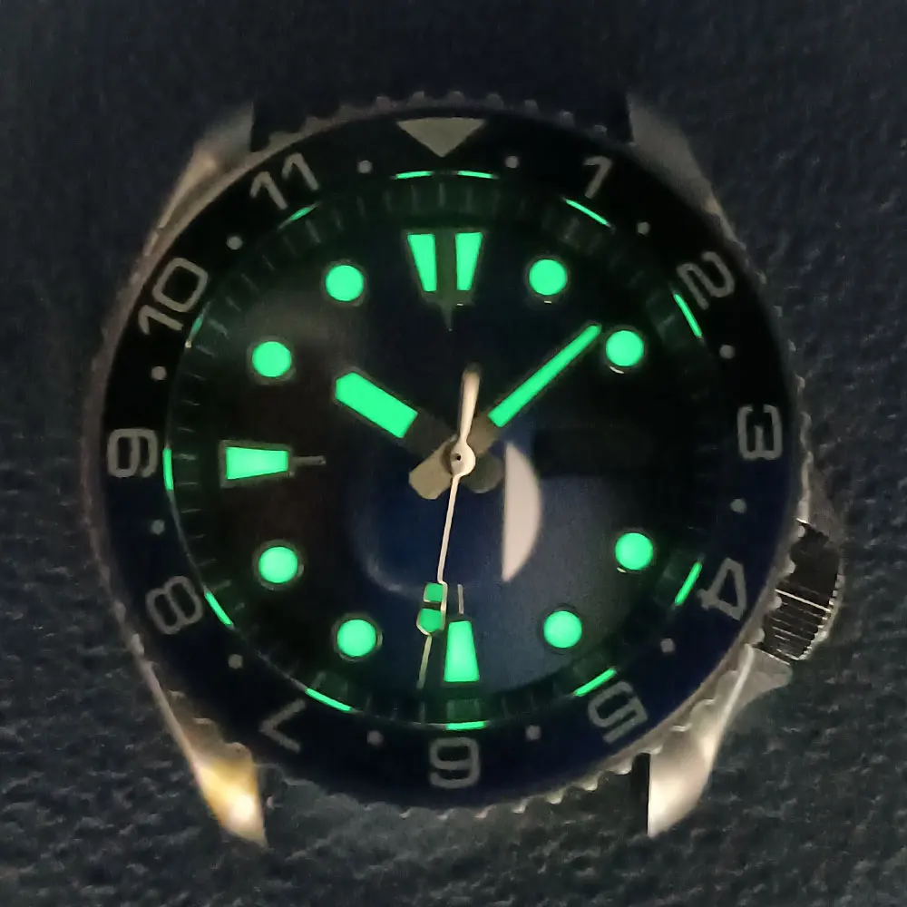41mm SKx 007 Space Hero watch glossy case suitable for NH36 movement 316L stainless steel sapphire dome glass 28.5mm dial hands