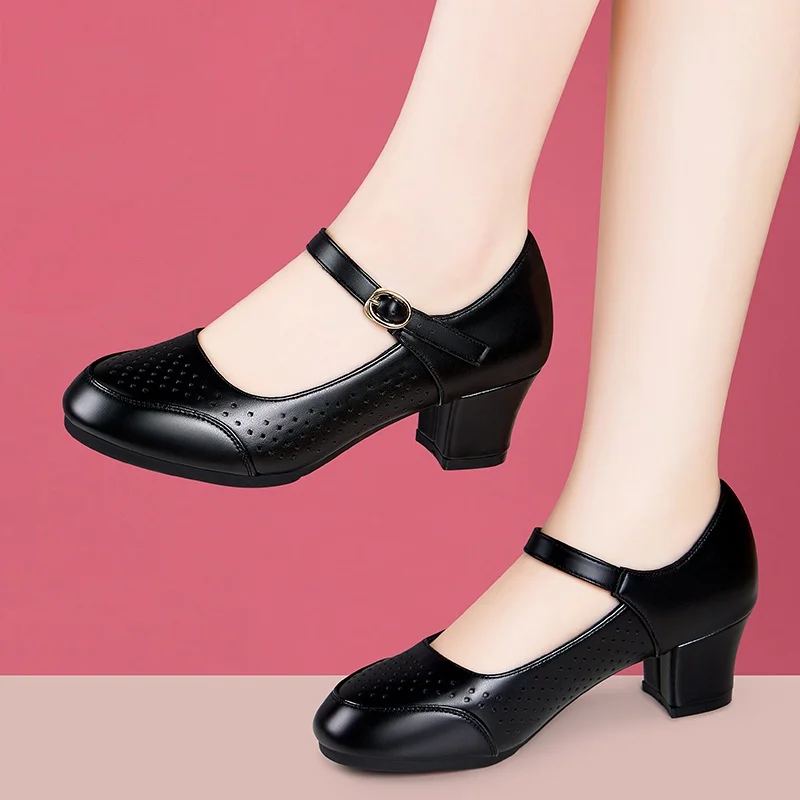 

3.5cm 5.5cm Breathable Comfortable Shallow Cutout Soft Leather Shoes Mary Janes 2026 Summer Block Heel Shoes Hole for Mom Dance