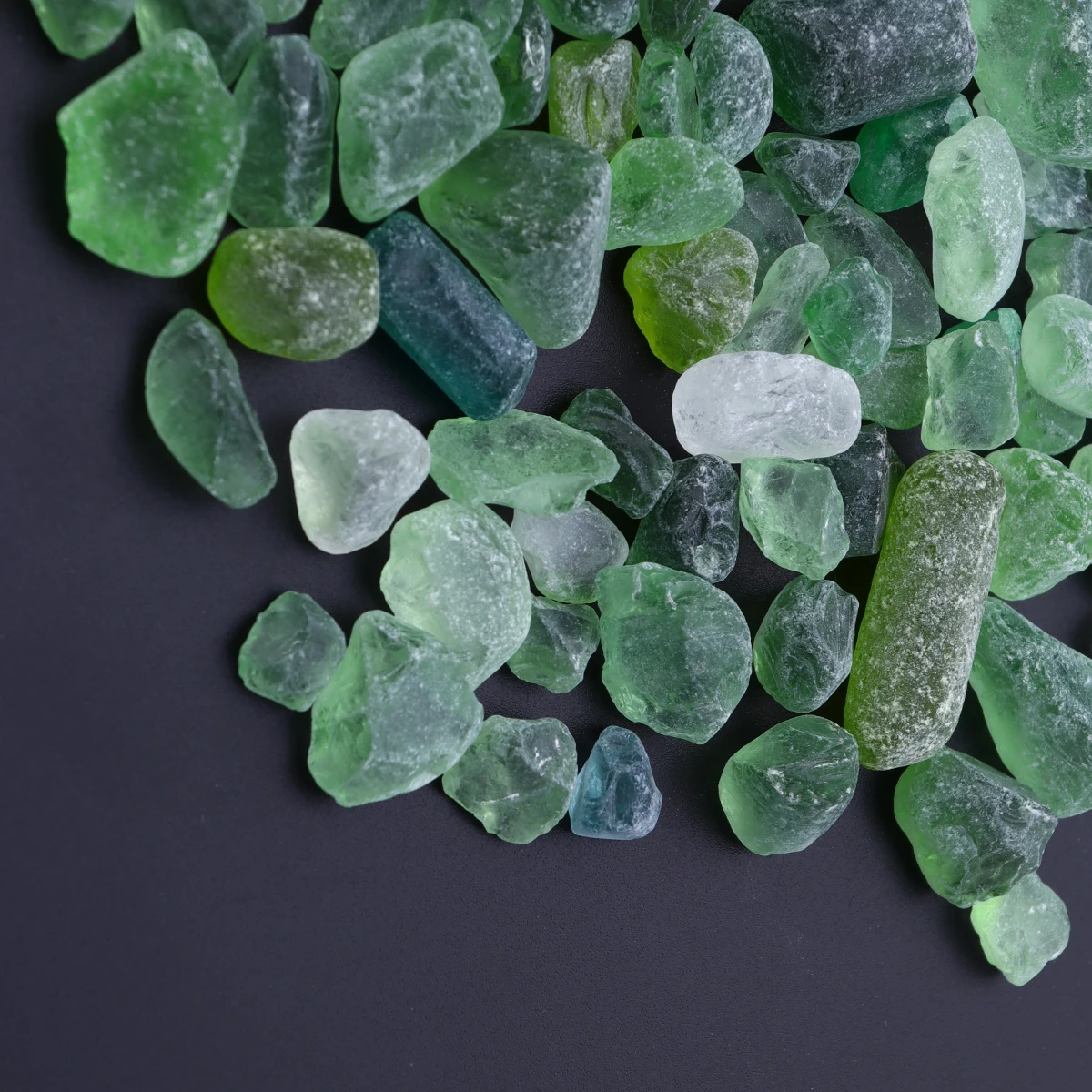 

1 Pack Natural Tumbled Crystal Stones Polished Gravel Pebbles Fish Tank Aquarium Decor Garden Flowerpot Ornament 500G Emerald