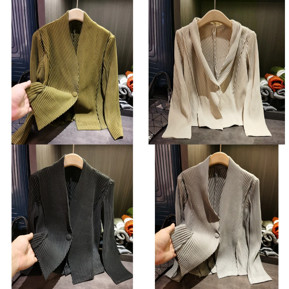 

Miyake Pleated Autumn Temperament Wearing Solid Color Jacket for Women, Simple Commuting Pleated Long Sleeved Short Jacket