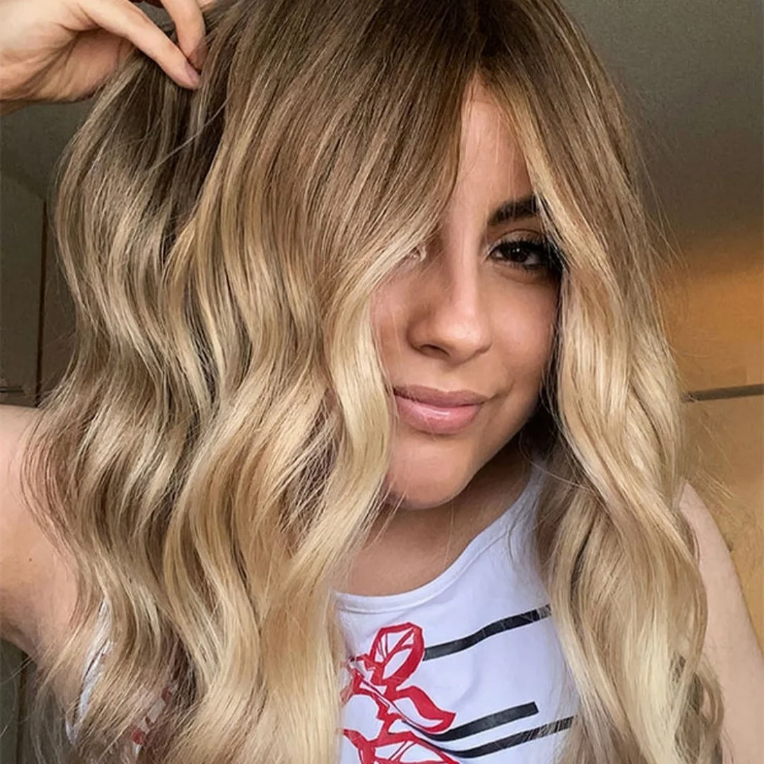 

Модный Ombre Медовый Блондин Свободная Часть Синтетический HD Парик Фронта Шнурка Длинные Объемные Волны Предварительно Сорванные Волосы Оригинальные Заводские Дешевые Парики