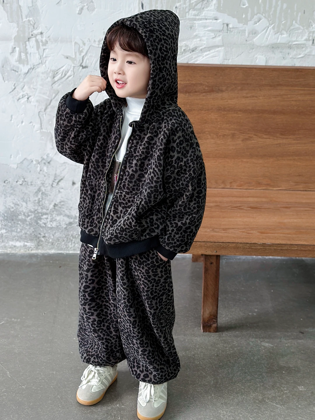

Комплект с капюшоном и леопардовым принтом Thiened Fce для мальчиков: куртка и брюки, осенне-зимняя модная молодежная повседневная спортивная одежда