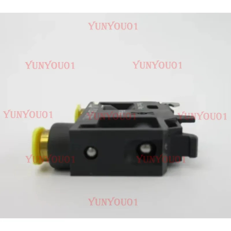 PXB-B3911 Original Parker Pressure Switch Pneumatic Switch Electronic Component Valve
