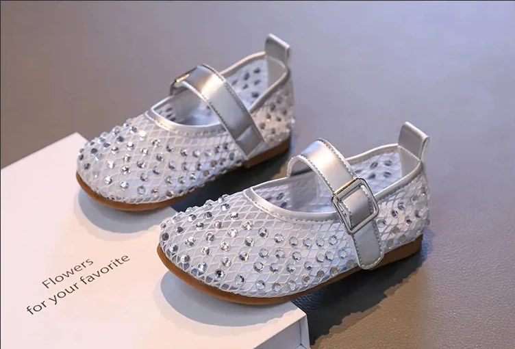 2025 ฤดูร้อนใหม่เด็ก Diamond Hollow Jelly Beach รองเท้าเจ้าหญิงบัลเล่ต์สาวน้อยรองเท้าเดี่ยว SHINY Soft Sole เด็กรองเท้าแตะ
