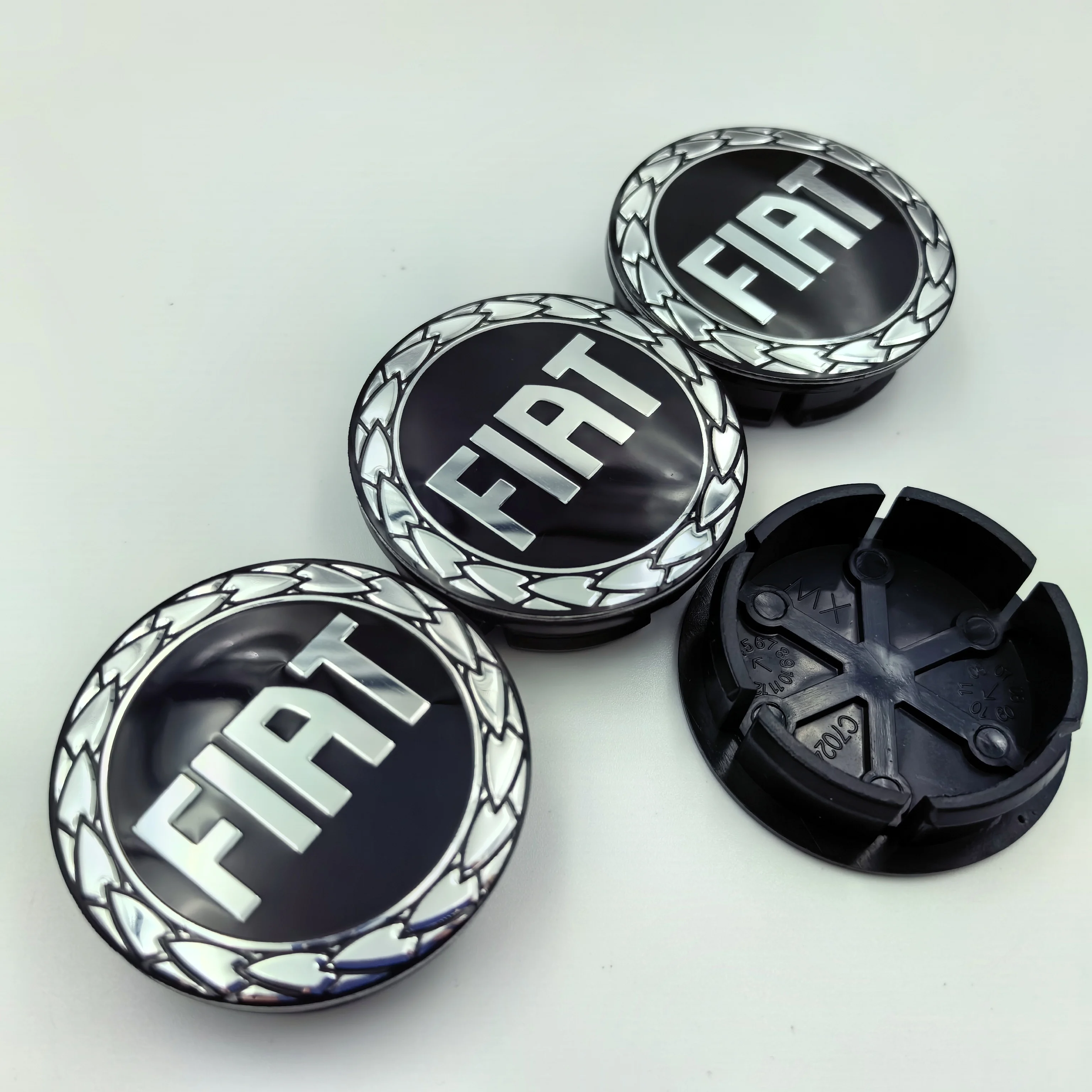 4個入り フィアット500 ホイールセンターハブキャップ 50mm 純正 