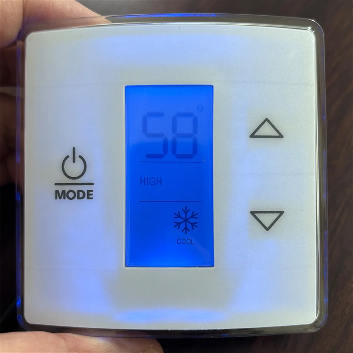 3316250 .712 Termostato da parete a zona singola per camper/balsamo con display digitale della temperatura,