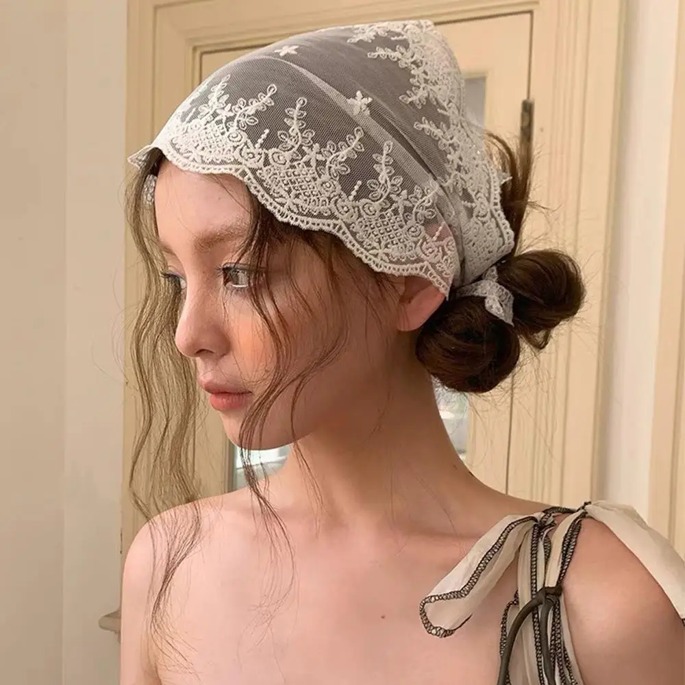 

Retro Lace Bandana Headband Girl's Retro Triangle Hair Band Korean French Pastoral Headdress Lady Sweet Kerchief Sweet Scarves